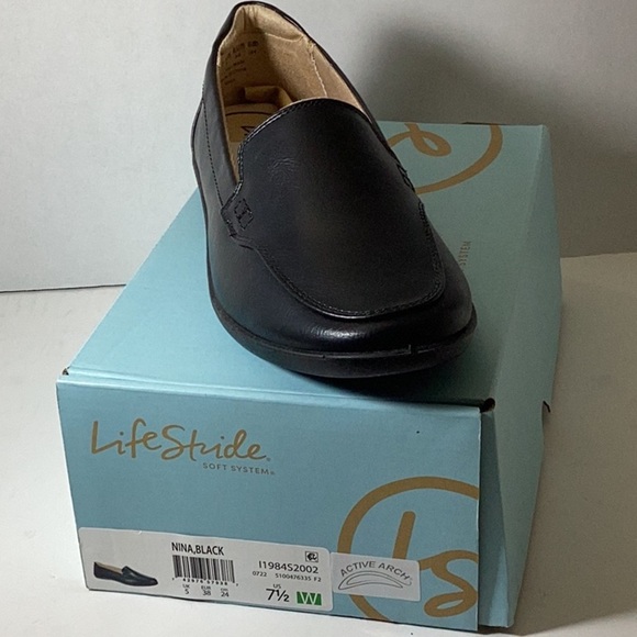 Nina Loafer - Picture 10 of 12